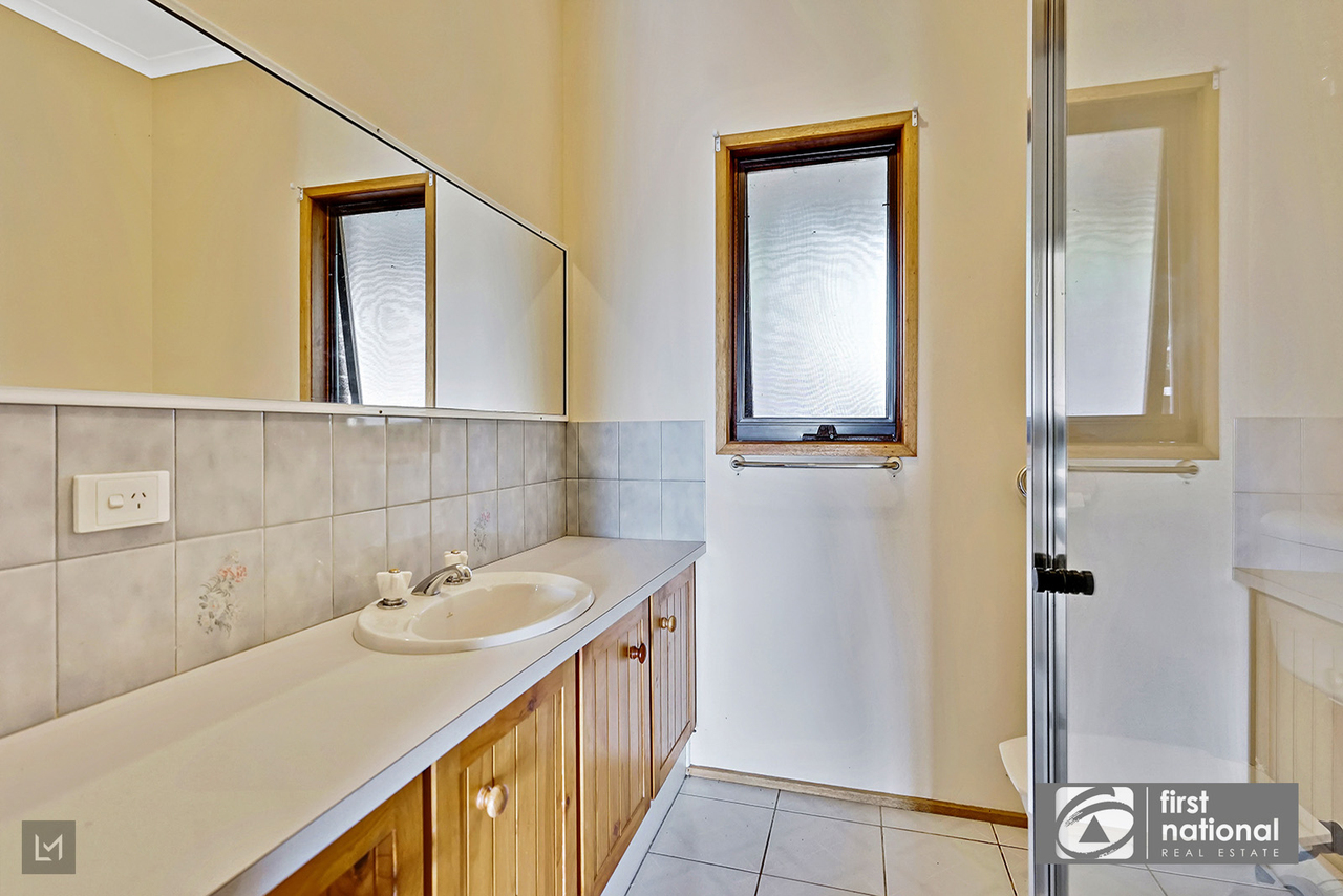 15 COLIN CRESCENT, Little River VIC 3211 - Image 9