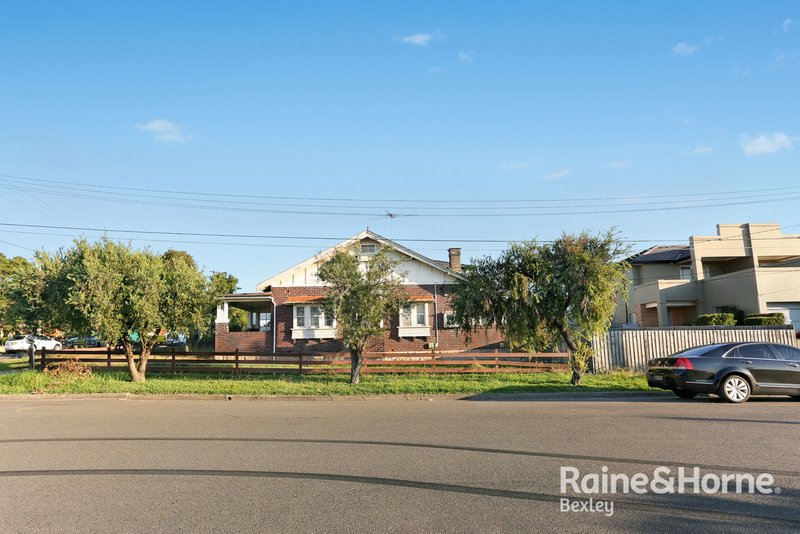 Photo - 15 Collingwood Avenue, Earlwood NSW 2206 - Image 3