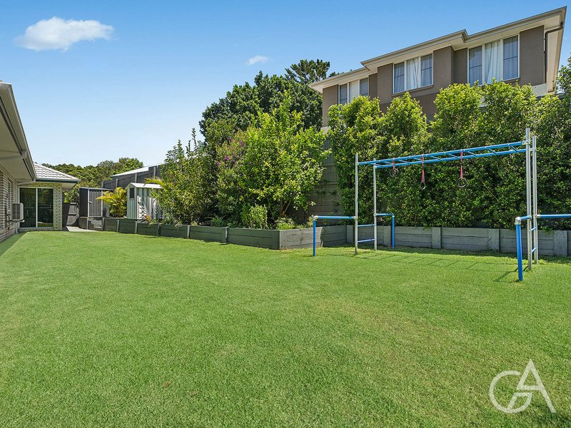 Photo - 15 Columbia Close, Upper Kedron QLD 4055 - Image 7