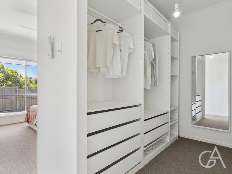 Photo - 15 Columbia Close, Upper Kedron QLD 4055 - Image 9