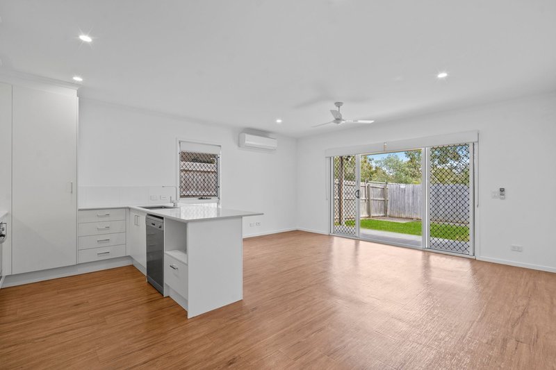 Photo - 1/5 Como Place, Waterford West QLD 4133 - Image 2