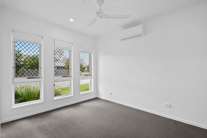 Photo - 1/5 Como Place, Waterford West QLD 4133 - Image 5