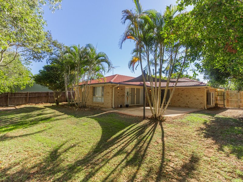 Photo - 15 Conifer Street, Hillcrest QLD 4118 - Image 11