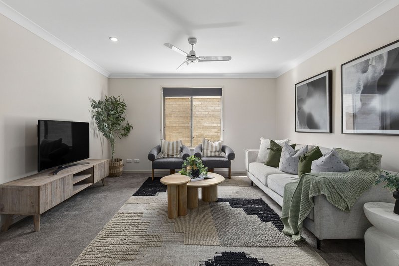 Photo - 15 Cooksland Crescent, North Lakes QLD 4509 - Image 2