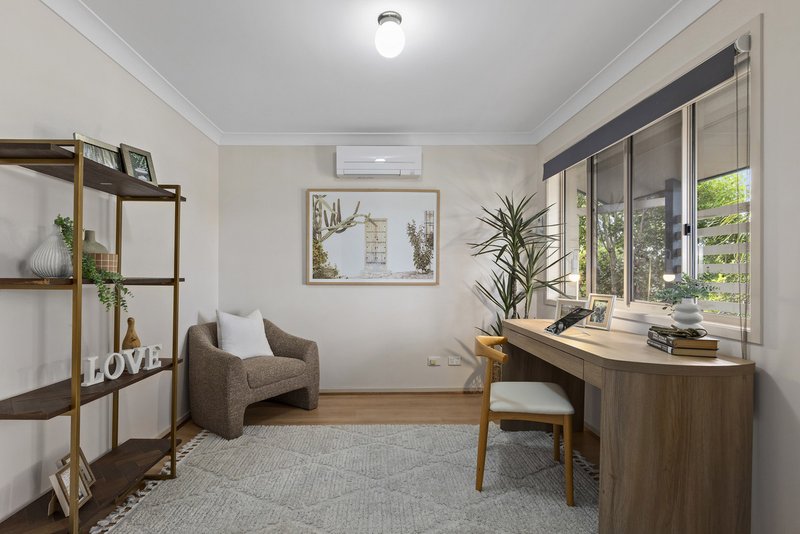Photo - 15 Cooksland Crescent, North Lakes QLD 4509 - Image 9