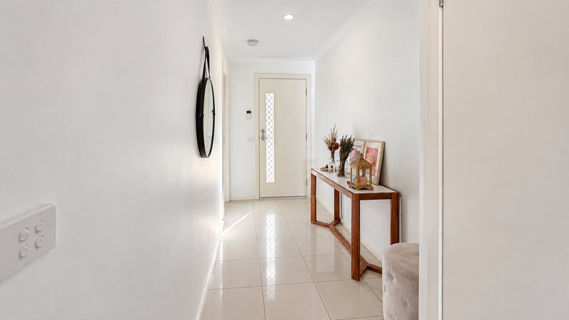 Photo - 15 Cooma Place, Burnside Heights VIC 3023 - Image 2