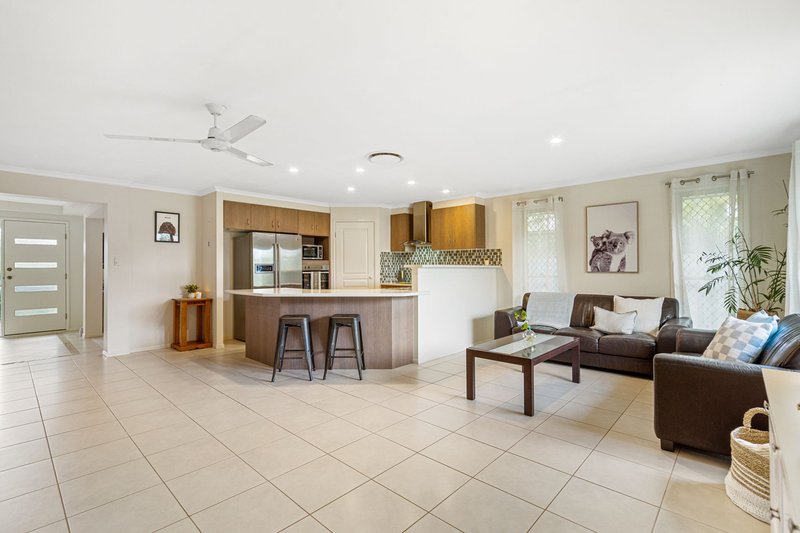 Photo - 15 Coorabelle Crescent, Ormeau QLD 4208 - Image 10