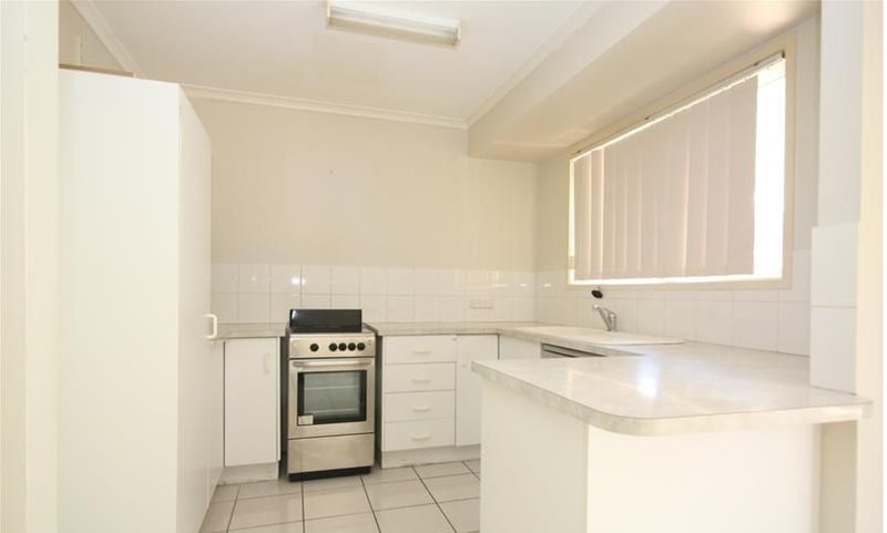 Photo - 15 Copperfield Drive, Eagleby QLD 4207 - Image 3