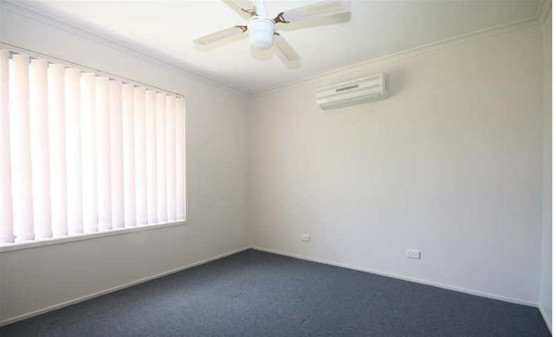 Photo - 15 Copperfield Drive, Eagleby QLD 4207 - Image 6