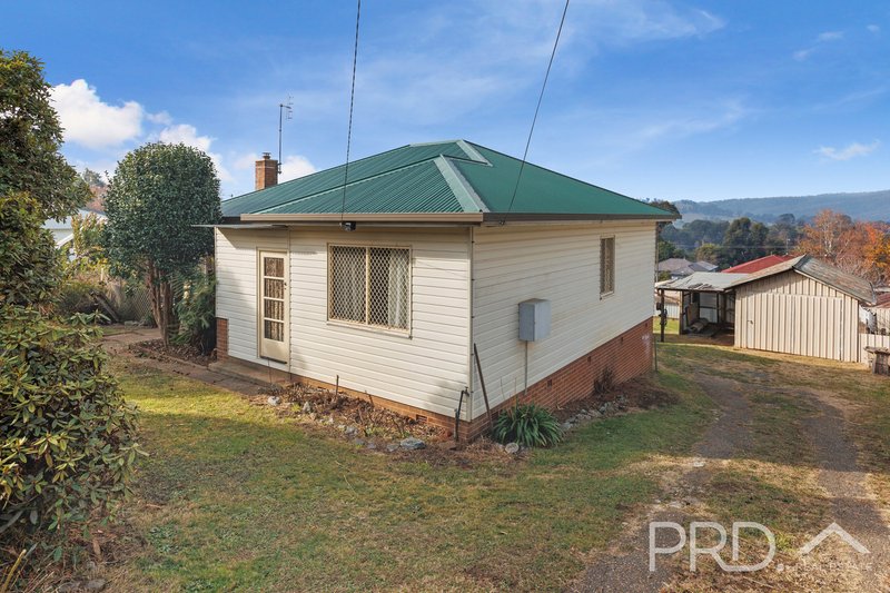 Photo - 15 Corralyn Avenue, Batlow NSW 2730 - Image 2