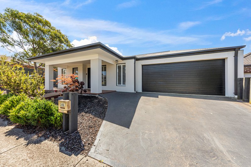 Photo - 15 Corymbia Promenade, Pakenham VIC 3810 - Image 2