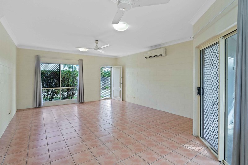 Photo - 1/5 Cottesloe Drive, Kewarra Beach QLD 4879 - Image 3