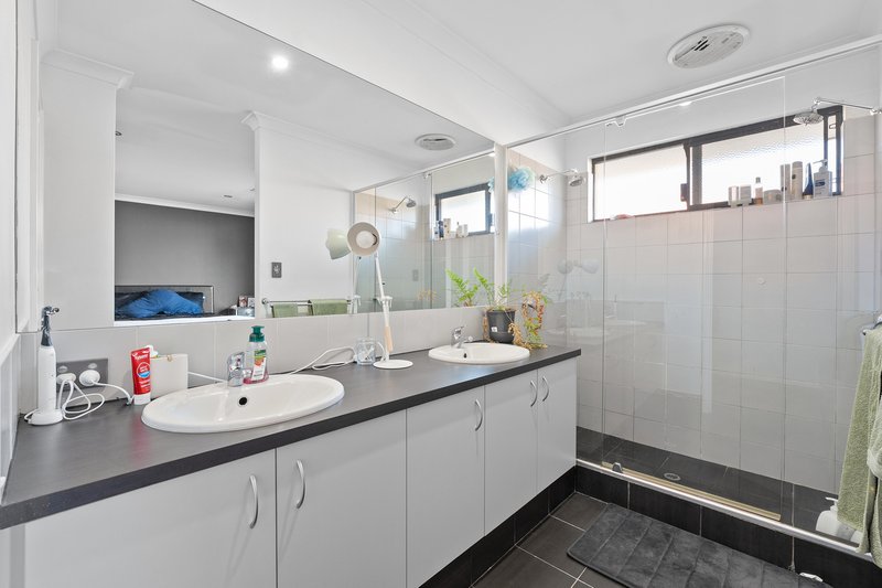 Photo - 15 Cottonwood Drive, Baldivis WA 6171 - Image 9