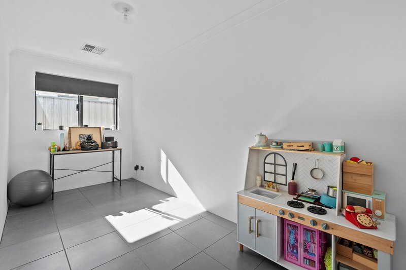 Photo - 15 Cottonwood Drive, Baldivis WA 6171 - Image 10