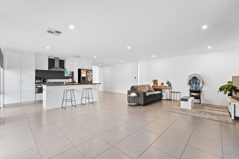 Photo - 15 Cottonwood Drive, Baldivis WA 6171 - Image 13