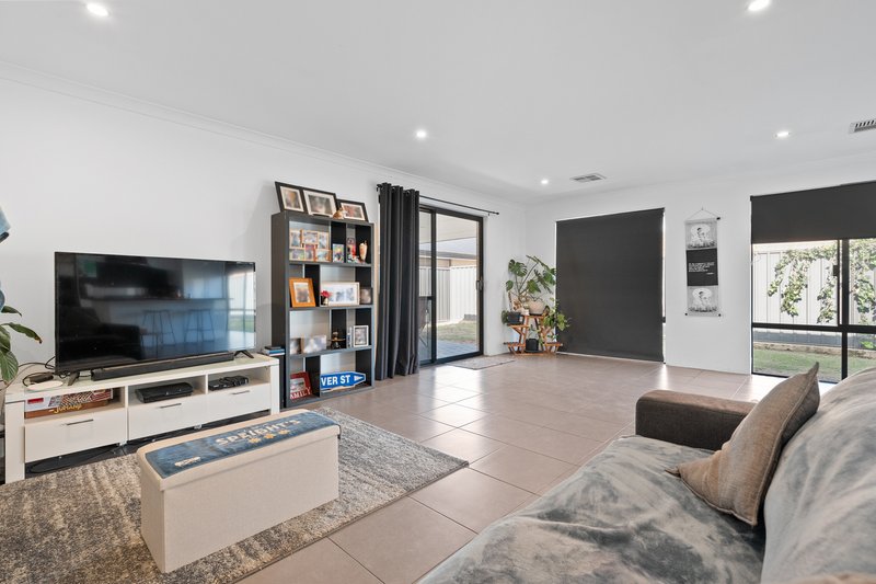 Photo - 15 Cottonwood Drive, Baldivis WA 6171 - Image 15