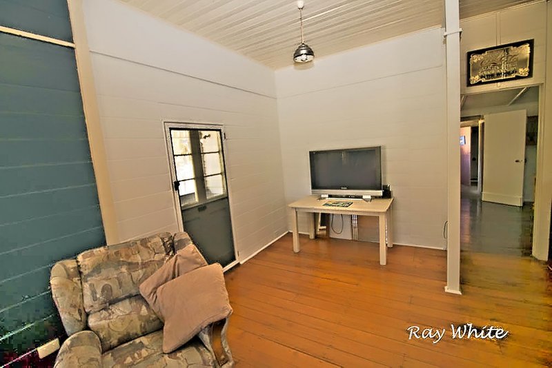 Photo - 15 Countess Russell Crescent, Agnes Water QLD 4677 - Image 9