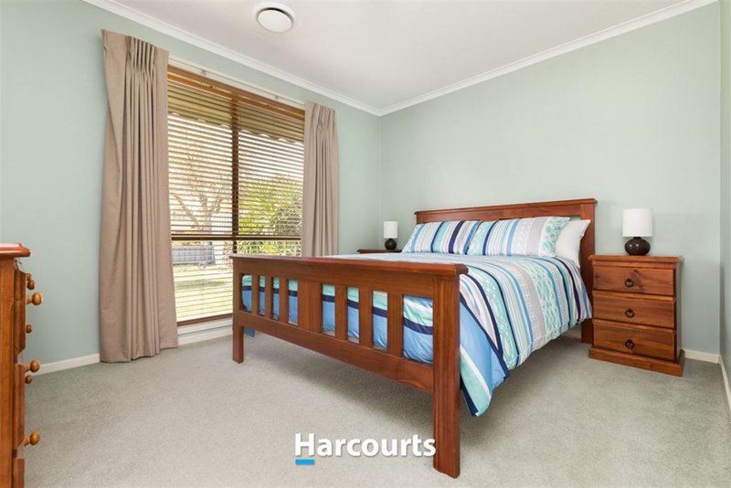 Photo - 15 County Drive, Berwick VIC 3806 - Image 11