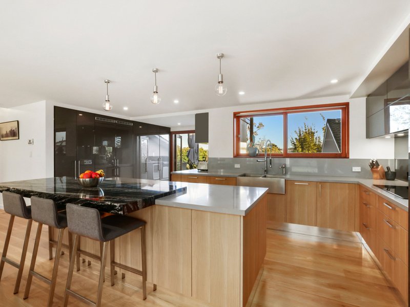 Photo - 15 Coutts Crescent, Collaroy NSW 2097 - Image 5