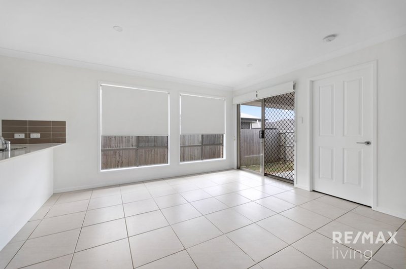 Photo - 15 Coutts Drive, Burpengary QLD 4505 - Image 6