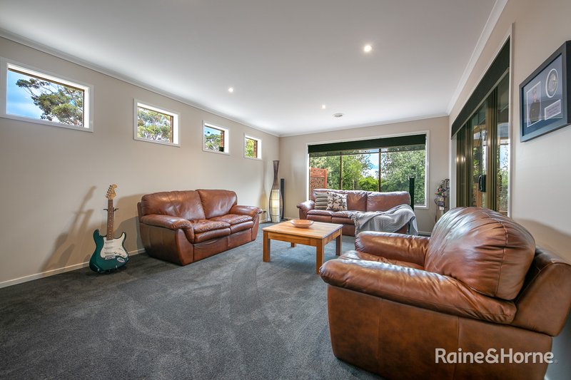 Photo - 15 Cover Drive, Sunbury VIC 3429 - Image 7