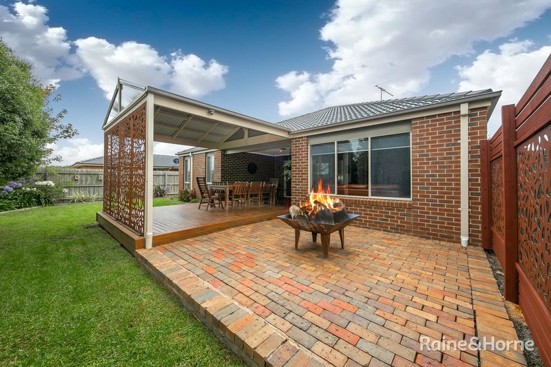 Photo - 15 Cover Drive, Sunbury VIC 3429 - Image 15