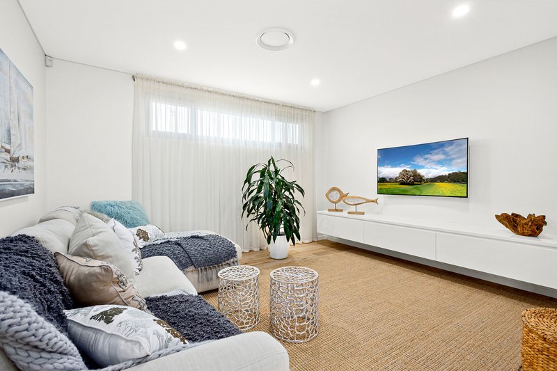 Photo - 15 Cowries Avenue, Shell Cove NSW 2529 - Image 7