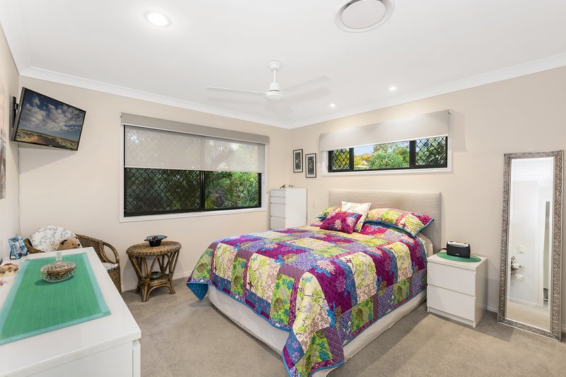 Photo - 15 Cranberrie Crescent, Pimpama QLD 4209 - Image 4