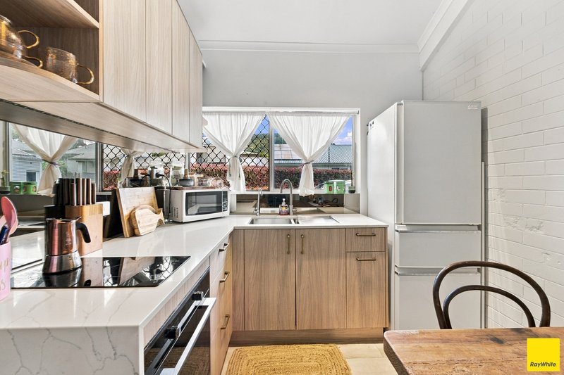 Photo - 1/5 Crathern Close, Edge Hill QLD 4870 - Image 5