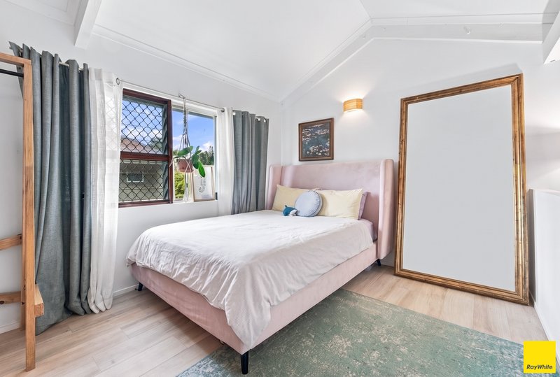 Photo - 1/5 Crathern Close, Edge Hill QLD 4870 - Image 7