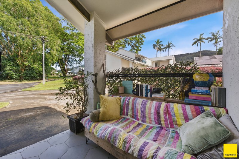 Photo - 1/5 Crathern Close, Edge Hill QLD 4870 - Image 10