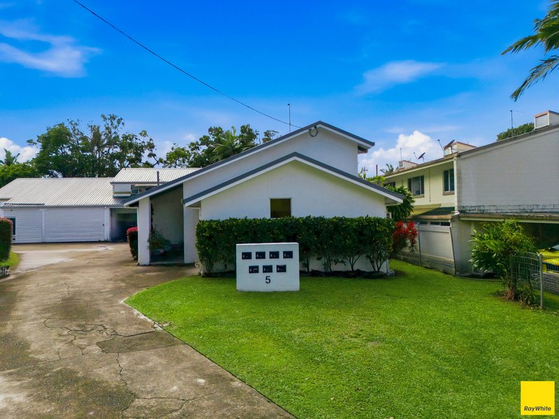 Photo - 1/5 Crathern Close, Edge Hill QLD 4870 - Image 12