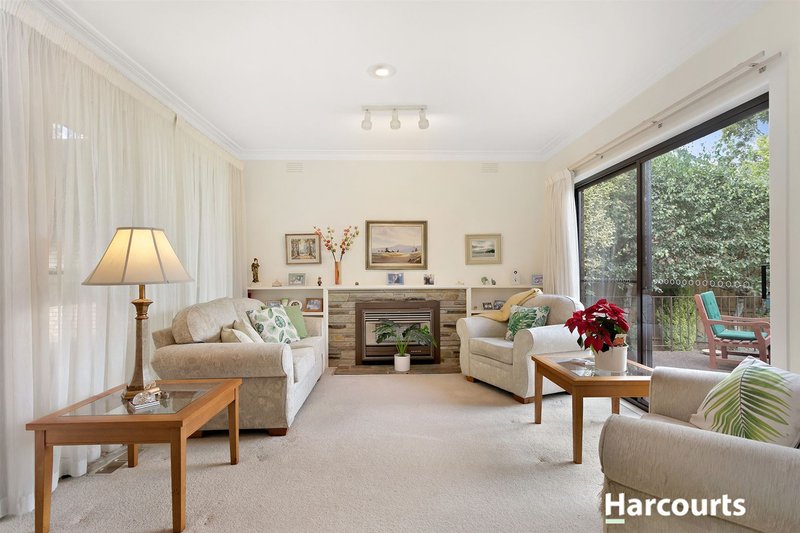 Photo - 15 Cratloe Road, Mount Waverley VIC 3149 - Image 2