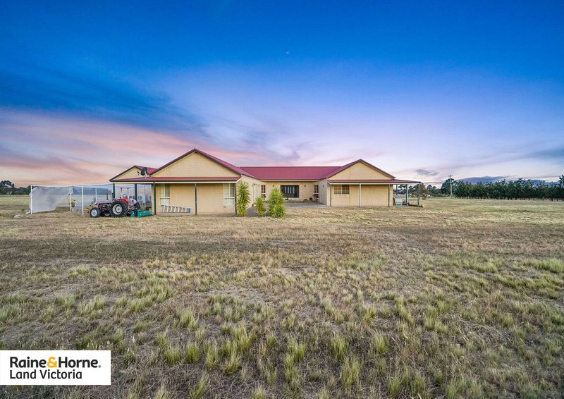 Photo - 15 Crinnion Road, Diggers Rest VIC 3427 - Image 5