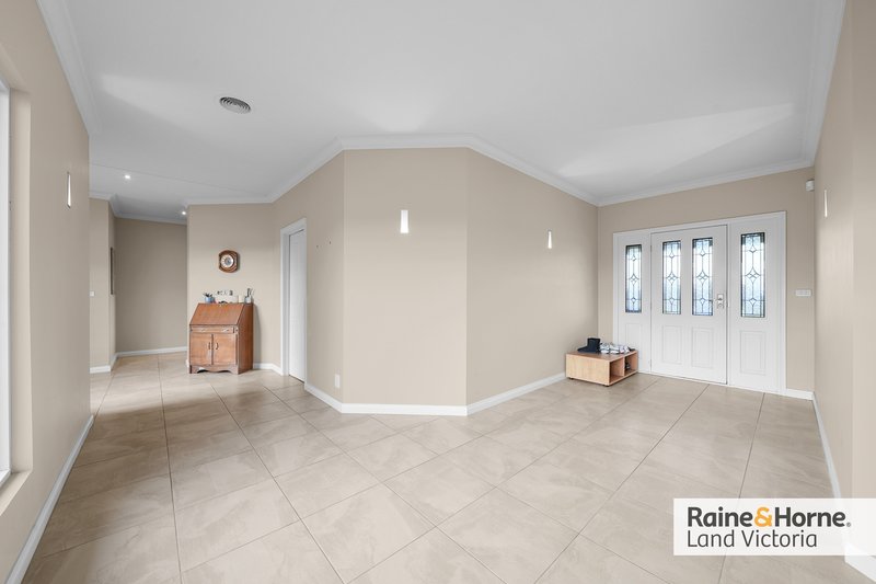 Photo - 15 Crinnion Road, Diggers Rest VIC 3427 - Image 9