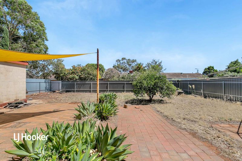 Photo - 15 Crisp Road, Elizabeth Downs SA 5113 - Image 13