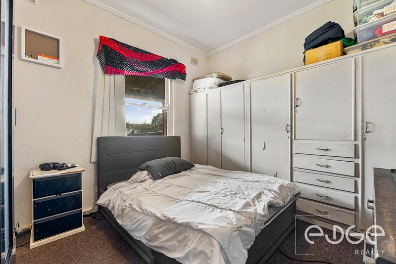 Photo - 15 Crisp Road, Elizabeth Downs SA 5113 - Image 9