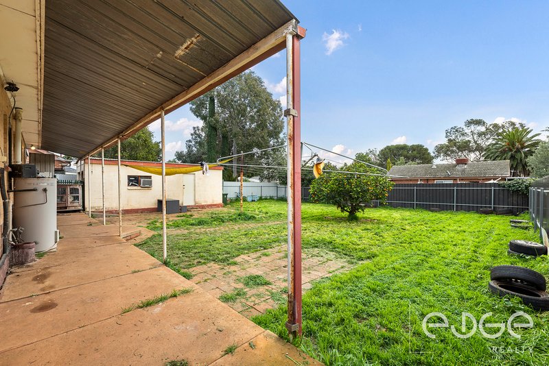 Photo - 15 Crisp Road, Elizabeth Downs SA 5113 - Image 12