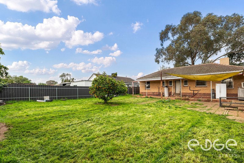 Photo - 15 Crisp Road, Elizabeth Downs SA 5113 - Image 13