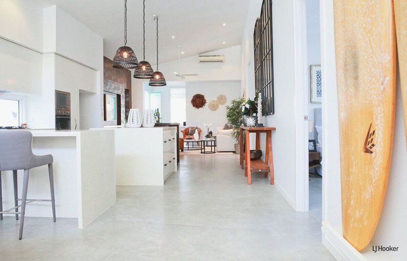 Photo - 15 Cronulla Avenue, Mermaid Beach QLD 4218 - Image 4