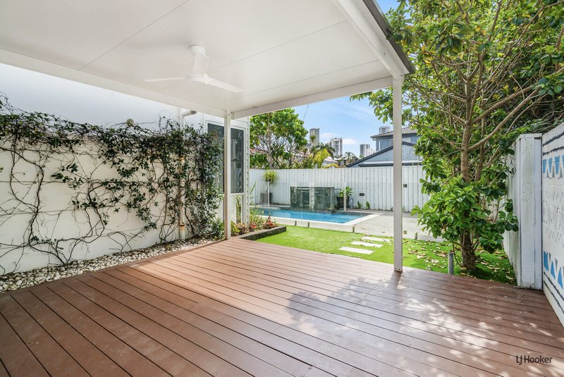 Photo - 15 Cronulla Avenue, Mermaid Beach QLD 4218 - Image 8
