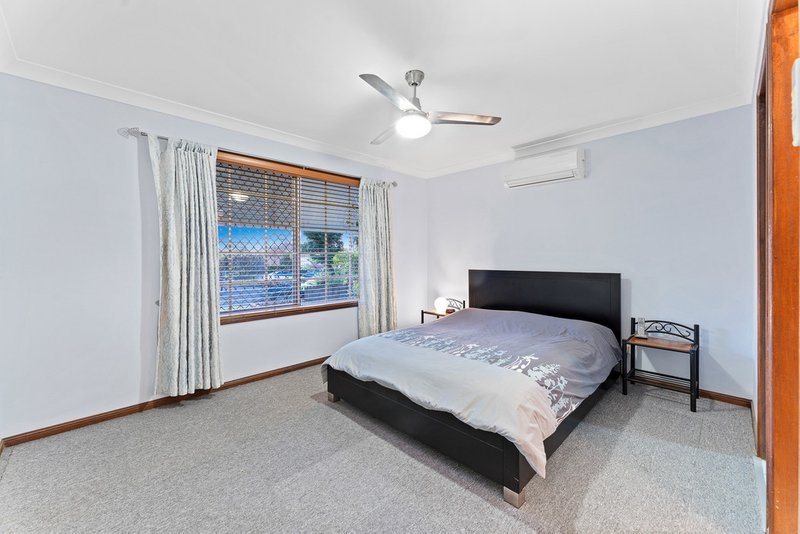 Photo - 15 Crystelle Court, Murrumba Downs QLD 4503 - Image 4