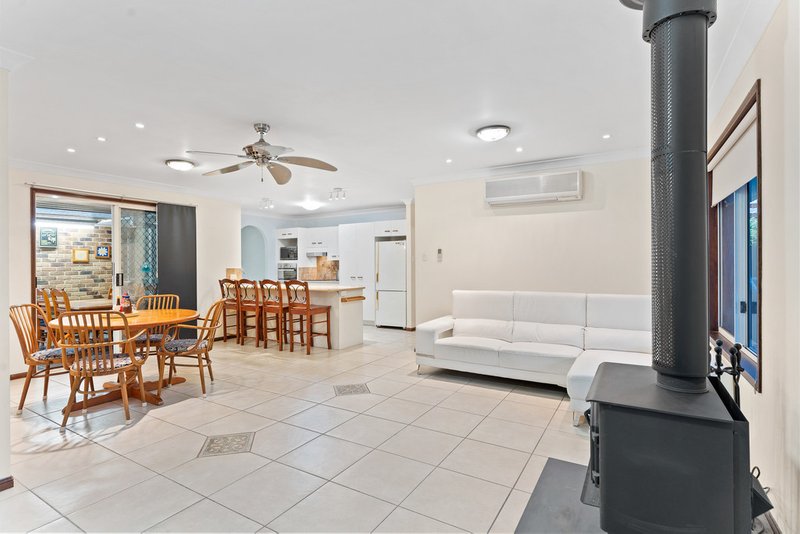 Photo - 15 Crystelle Court, Murrumba Downs QLD 4503 - Image 12