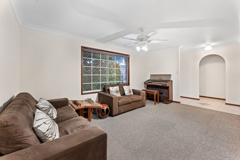 Photo - 15 Crystelle Court, Murrumba Downs QLD 4503 - Image 19