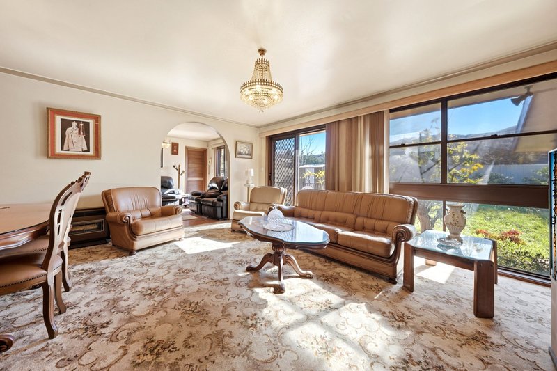 Photo - 15 Cullum Street, Bossley Park NSW 2176 - Image 2