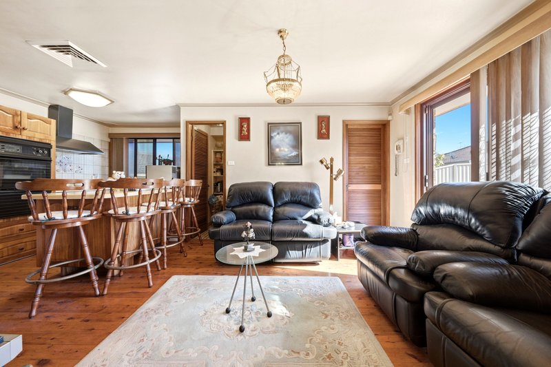 Photo - 15 Cullum Street, Bossley Park NSW 2176 - Image 5