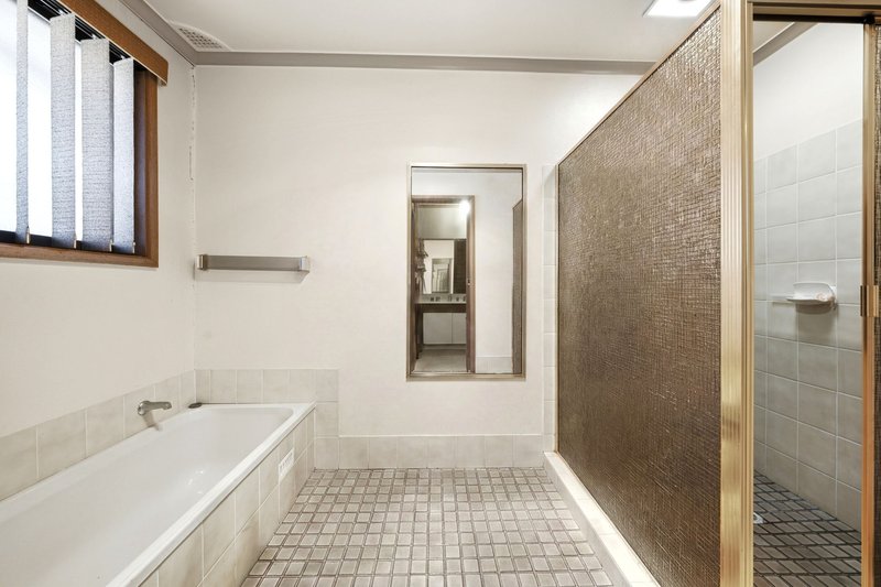 Photo - 15 Cullum Street, Bossley Park NSW 2176 - Image 12