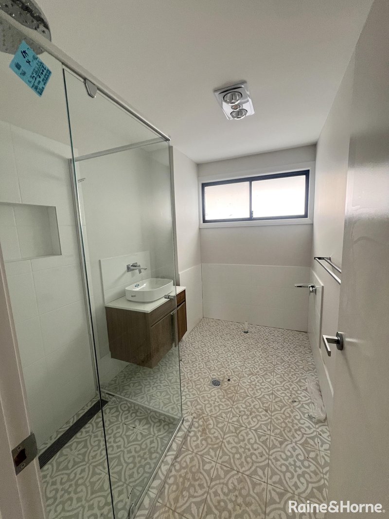 Photo - 15 Cumulus Street, Austral NSW 2179 - Image 6