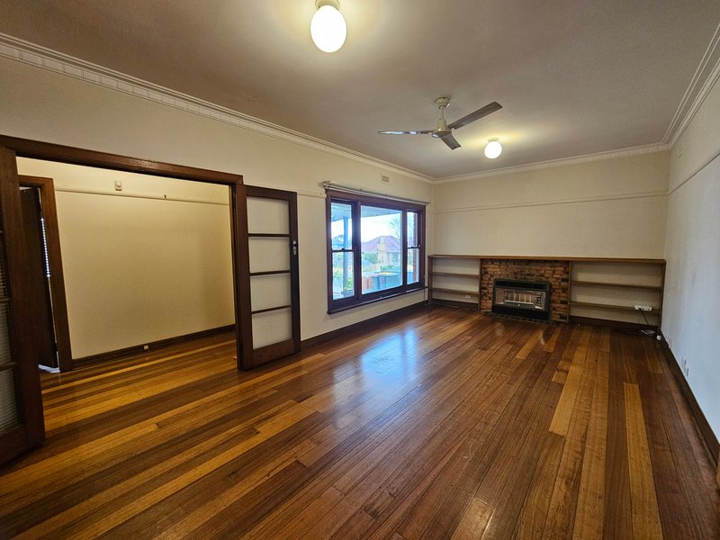 Photo - 15 Curran Street, Oakleigh East VIC 3166 - Image 4
