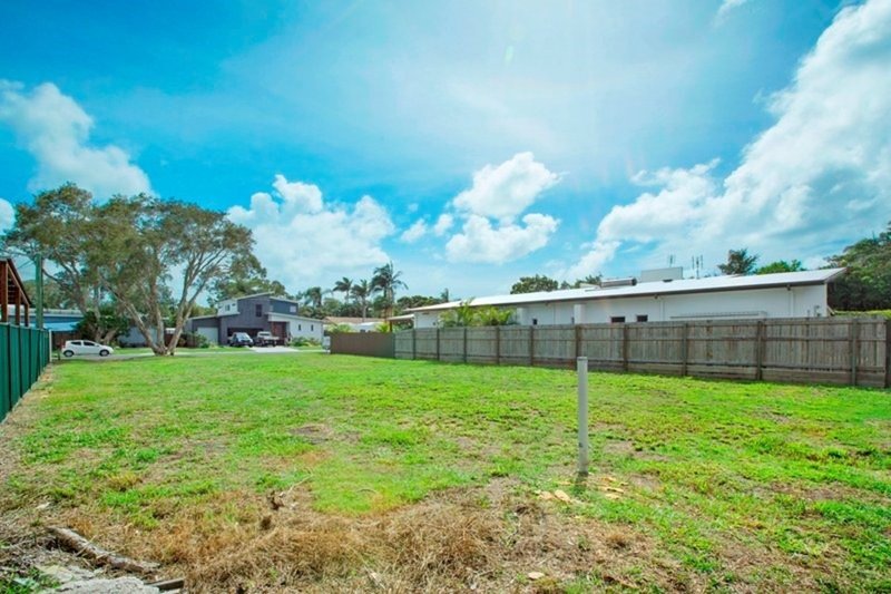 Photo - 15 Currawong Street, Mudjimba QLD 4564 - Image 5